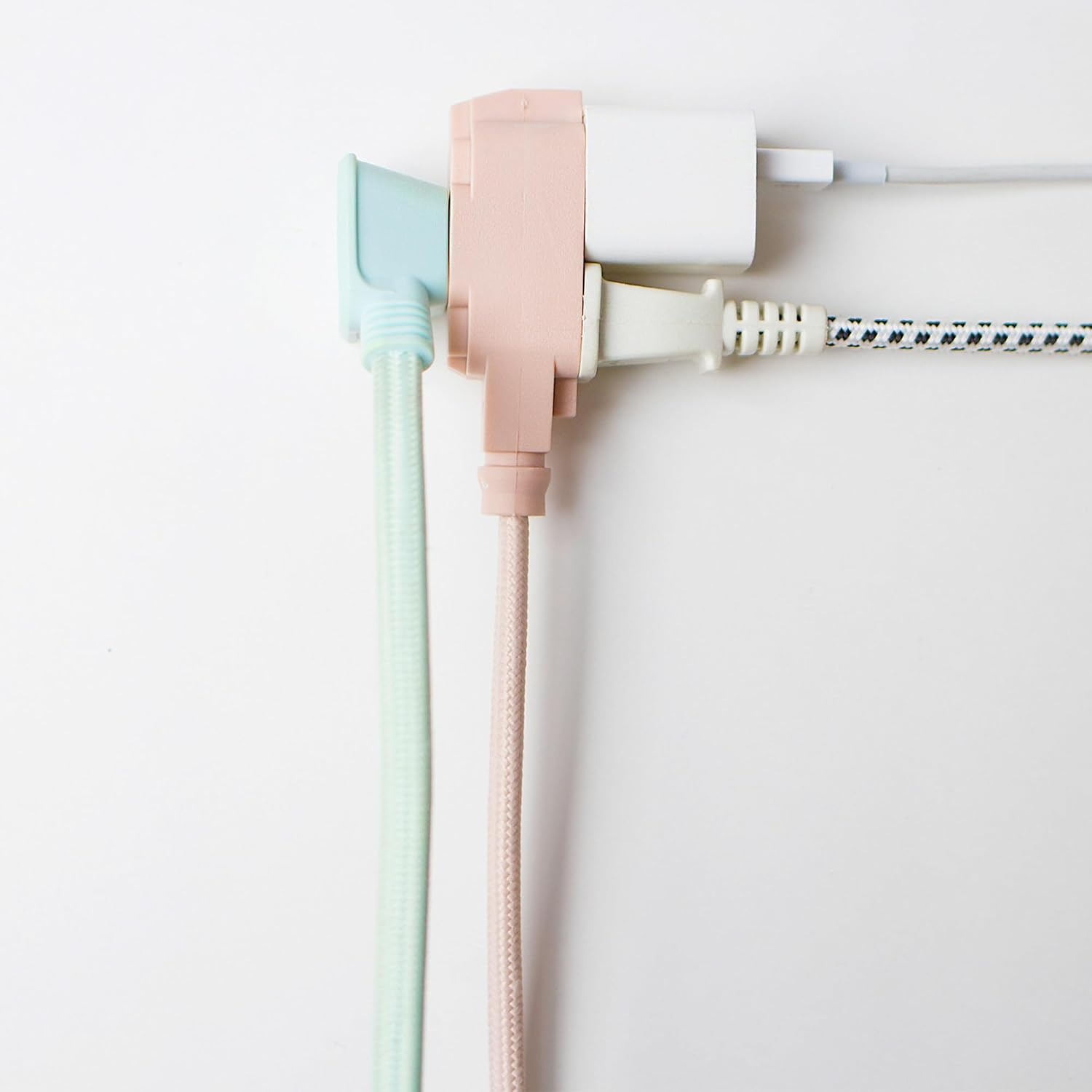 image:imageGlobe Electric 22810 9ft Fabric Extension Cord 3 Polarized Outlets Right Angle Plug 125 Volts Black Home and Office Decor Modern Electronic Accessories Indoor Flexible Power CablePale Pink